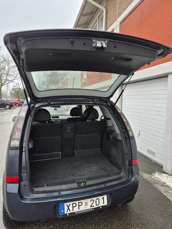 Begagnad Opel Meriva 105 HK (77 kW) 2006 Minibuss