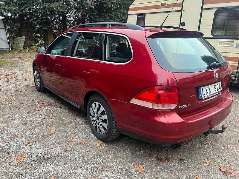 Begagnad VW Golf VI 102 HK (75 kW) 2008 Halvkombi