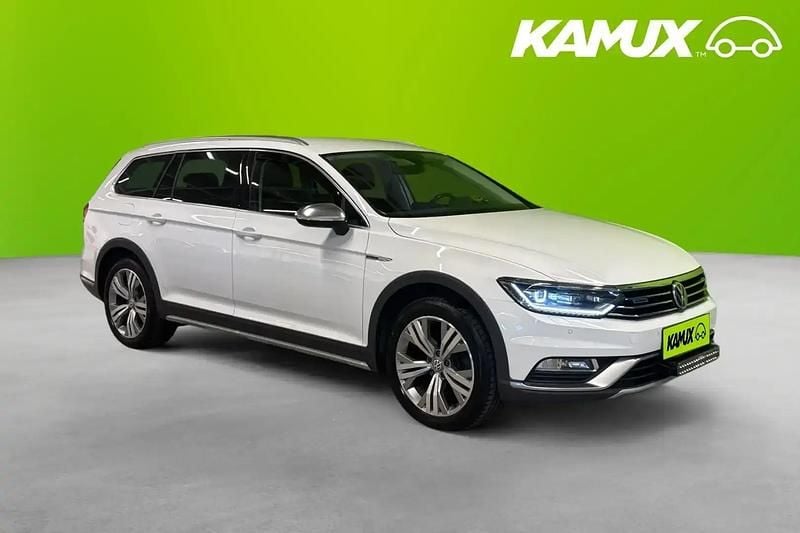 Vit Begagnad 2018 VW Passat Alltrack Kombi | 199 800 kr (Bra pris) - Bild 1/4