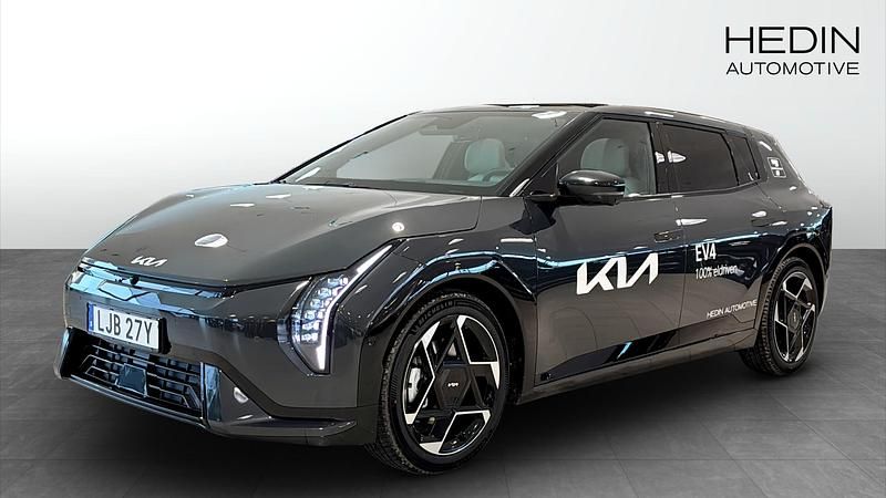 Svart Begagnad 2026 Kia EV4 GT-Line Halvkombi | 623 400 kr (Dyr) - Bild 1/4