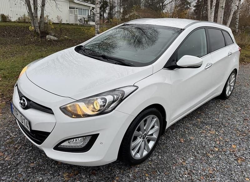 Begagnad 2013 Hyundai i30 Halvkombi | 50 000 kr (Marknadspris) - Bild 1/4