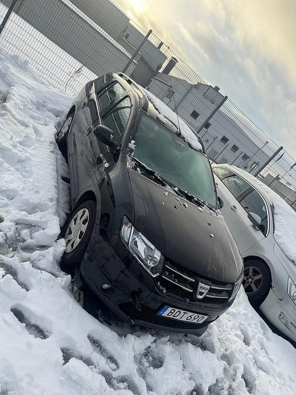 Svart Begagnad 2014 Dacia Logan MCV Kombi | 16 900 kr (Superpris) - Bild 1/4