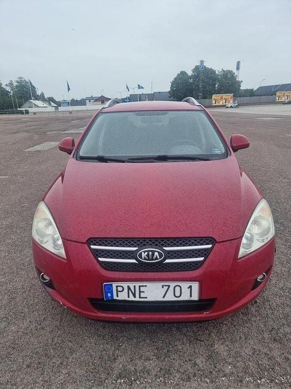 Röd Begagnad 2008 Kia Ceed Sportswagon 4 Kombi | 27 000 kr (Marknadspris) - Bild 1/4