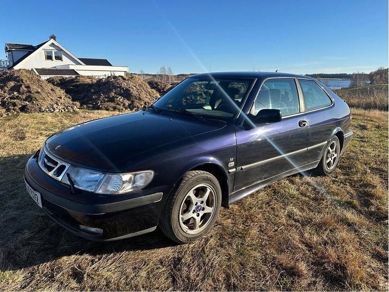 Blå Begagnad 2001 Saab 9-3 Halvkombi | 17 000 kr (Marknadspris) - Bild 1/4