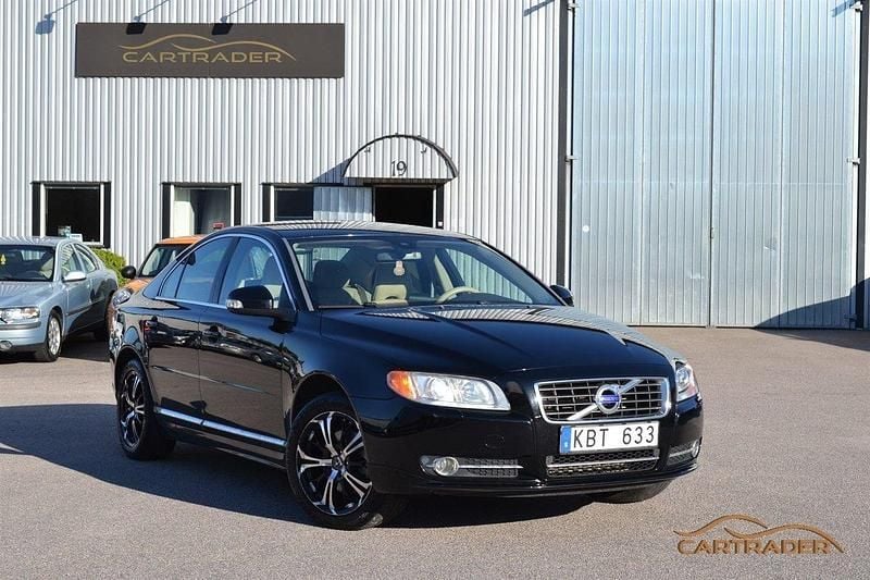 Svart Begagnad 2010 Volvo S80 Summum Sedan | 74 900 kr (Marknadspris) - Bild 1/4