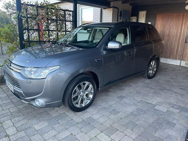 Begagnad 2014 Mitsubishi Outlander SUV | 119 000 kr (Marknadspris) - Bild 1/4