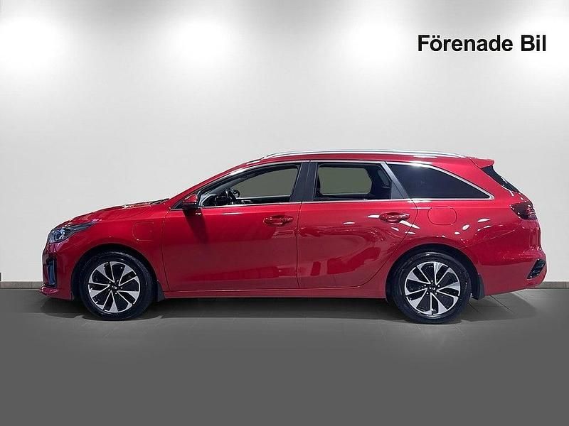 Begagnad Kia Ceed Sportswagon Advance 141 HK (103 kW) 2021 Röd Kombi