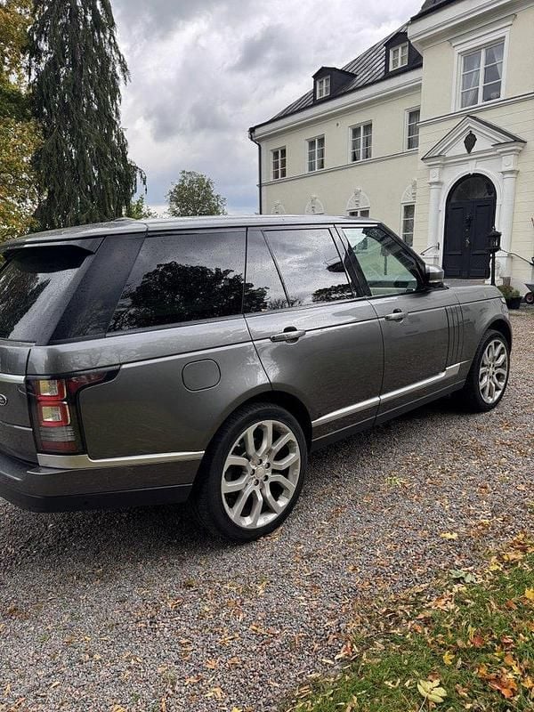 Grå Begagnad 2014 Land Rover Range Rover SUV | 290 000 kr (Superpris) - Bild 1/4