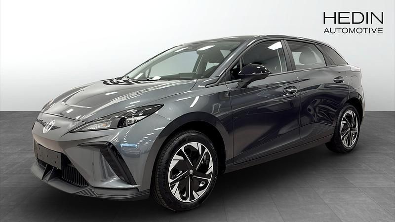 Grå Begagnad 2024 MG MG4 EV Halvkombi | 307 990 kr (Lite dyr) - Bild 1/4