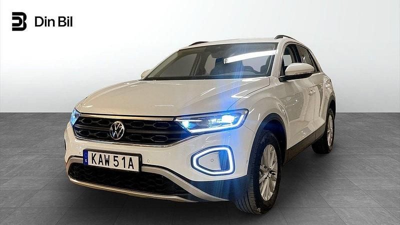 Vit (pure white) Begagnad 2022 VW T-Roc Life SUV | 274 900 kr (Marknadspris) - Bild 1/4