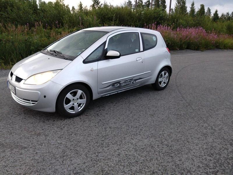 Silver Begagnad 2006 Mitsubishi Colt Halvkombi | 19 999 kr (Marknadspris) - Bild 1/4