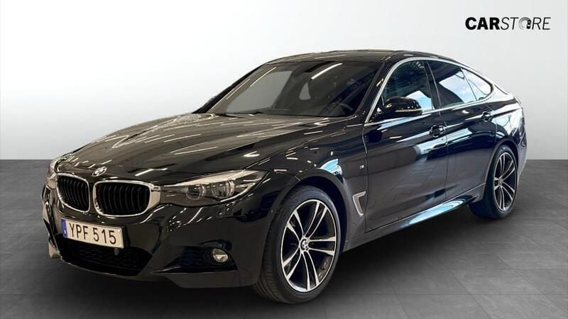 Svart (black) Begagnad 2018 BMW 320 Gran Turismo M Sport Sedan | 220 000 kr (Marknadspris) - Bild 1/4