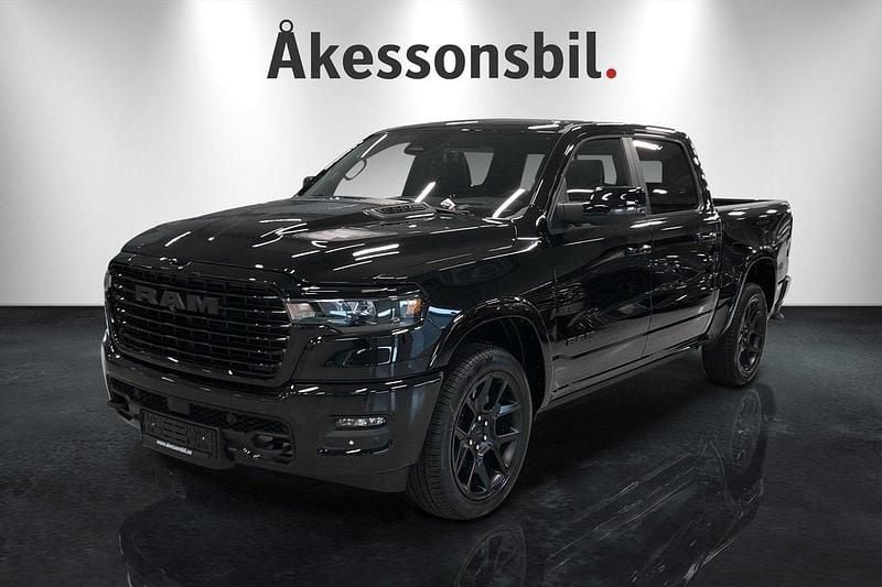 Svart Ny 2025 RAM 1500 Pickup | 1 173 750 kr (Marknadspris) - Bild 1/4