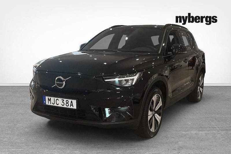 Svart Begagnad 2022 Volvo XC40 Core SUV | 319 900 kr - Bild 1/4
