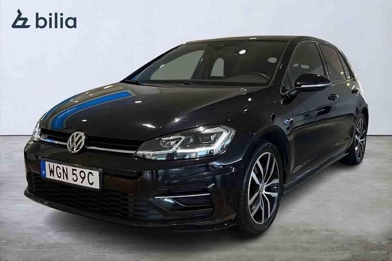 Svart Begagnad 2020 VW Golf VII R-line Halvkombi | 234 900 kr (Marknadspris) - Bild 1/1