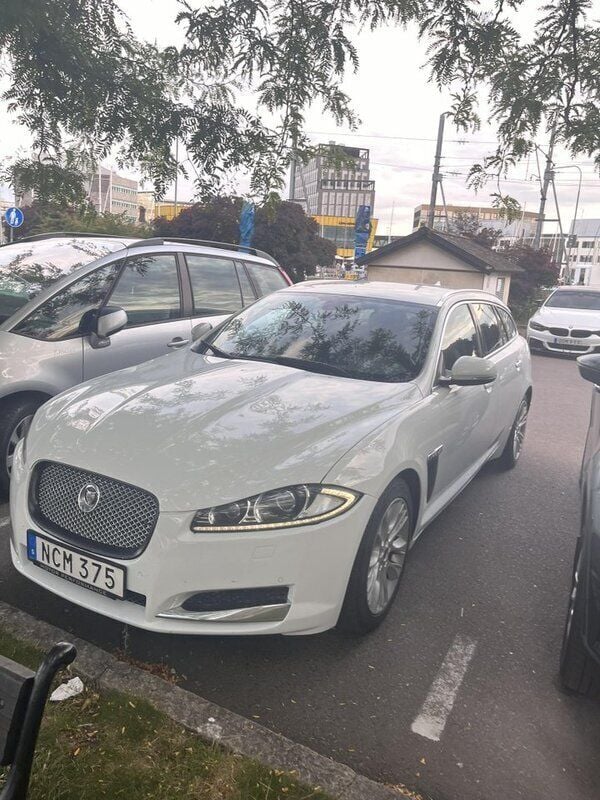 Vit Begagnad 2013 Jaguar XF Sportbrake Kombi | 109 999 kr (Bra pris) - Bild 1/4