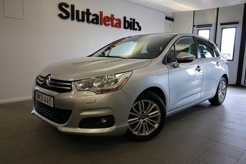 Silver Begagnad 2014 Citroën C4 Halvkombi | 74 900 kr (Lite dyr) - Bild 1/4