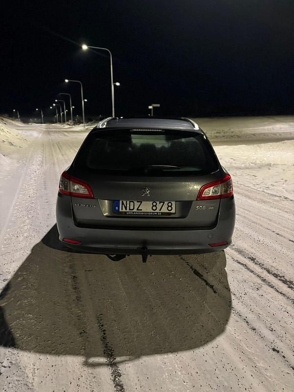 Begagnad Peugeot 508 SW 114 HK (83 kW) 2013 Blå/grå metallik Kombi