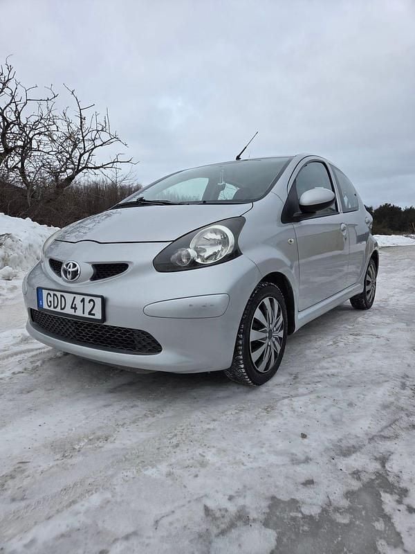 Begagnad 2007 Toyota Aygo Halvkombi | 29 000 kr (Marknadspris) - Bild 1/4