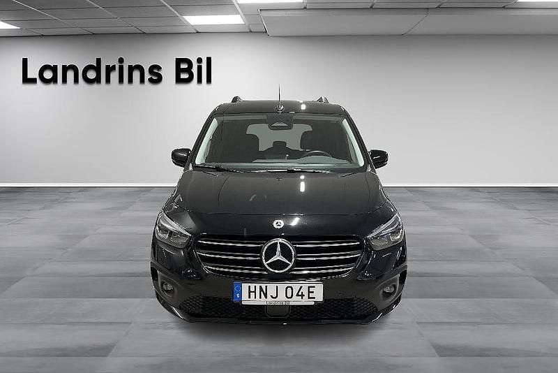 Begagnad Mercedes T180 Edition 116 HK (85 kW) 2024 Svart Minibuss