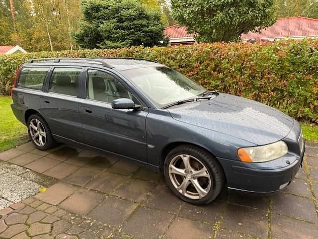 Blå Begagnad 2006 Volvo V70 Momentum Kombi | 39 900 kr (Dyr) - Bild 1/4