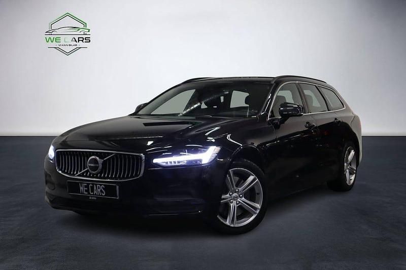 Svart Begagnad 2023 Volvo V90 Momentum Kombi | 209 900 kr - Bild 1/4
