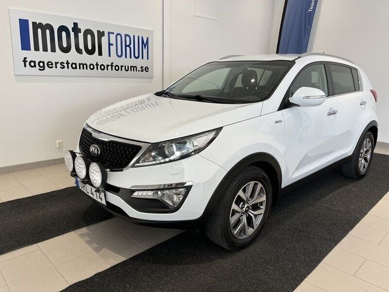 Vit Begagnad 2014 Kia Sportage SUV | 144 900 kr (Bra pris) - Bild 1/4