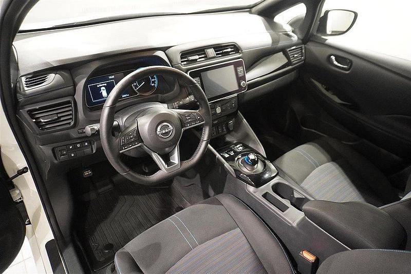 Begagnad Nissan Leaf 360º 110 kW (150 HK) 2023 Okänd Halvkombi