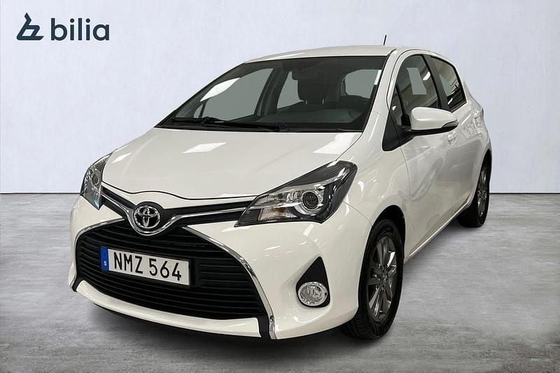 Vit Begagnad 2014 Toyota Yaris Halvkombi | 124 900 kr (Lite dyr) - Bild 1/4