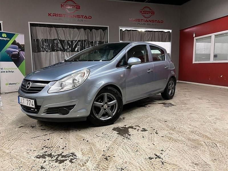 Begagnad Opel Corsa 75 HK (55 kW) 2008 Grå Halvkombi