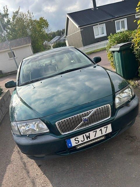 Grön Begagnad 2001 Volvo S80 Business Edition Sedan | 18 500 kr (Marknadspris) - Bild 1/4