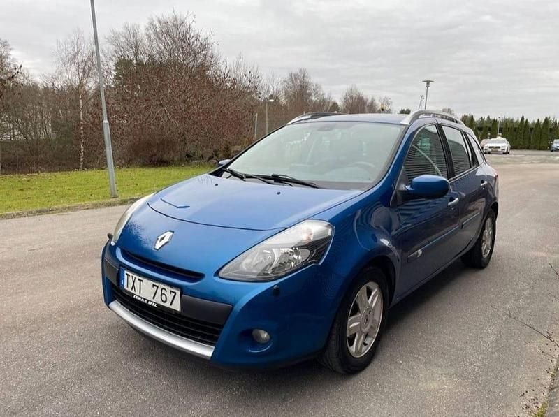 Begagnad 2012 Renault Clio IV Kombi | 15 000 kr (Marknadspris) - Bild 1/4