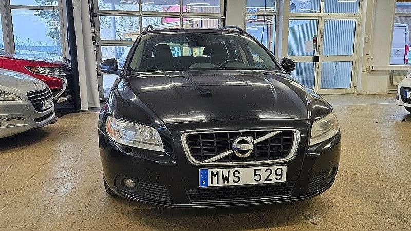 Begagnad Volvo V70 Momentum 163 HK (119 kW) 2012 Svart Kombi