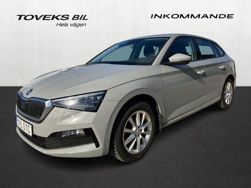 Grå (steel grey) Begagnad 2022 Skoda Scala Style Halvkombi | 179 900 kr (Marknadspris) - Bild 1/3
