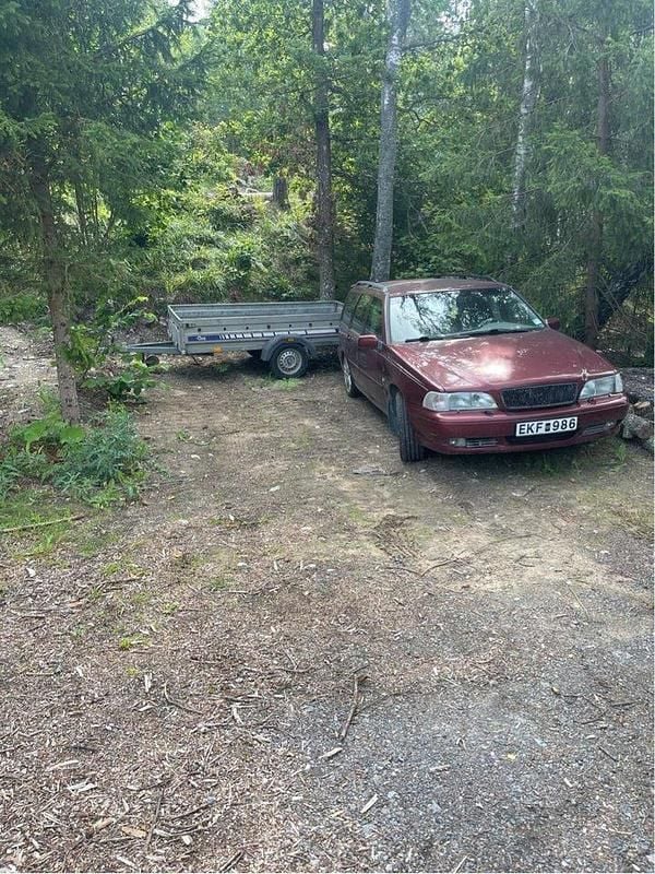 Röd Begagnad 2000 Volvo V70 Kombi | 12 500 kr (Bra pris) - Bild 1/4