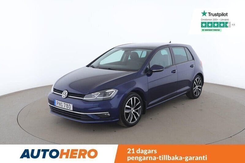 Mörkblå Begagnad 2017 VW Golf VII Halvkombi | 138 000 kr (Bra pris) - Bild 1/4