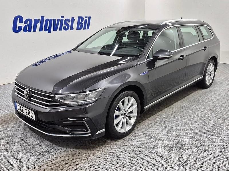 Begagnad VW Passat GTE 156 HK (114 kW) 2022 Mangan grey metallic Kombi