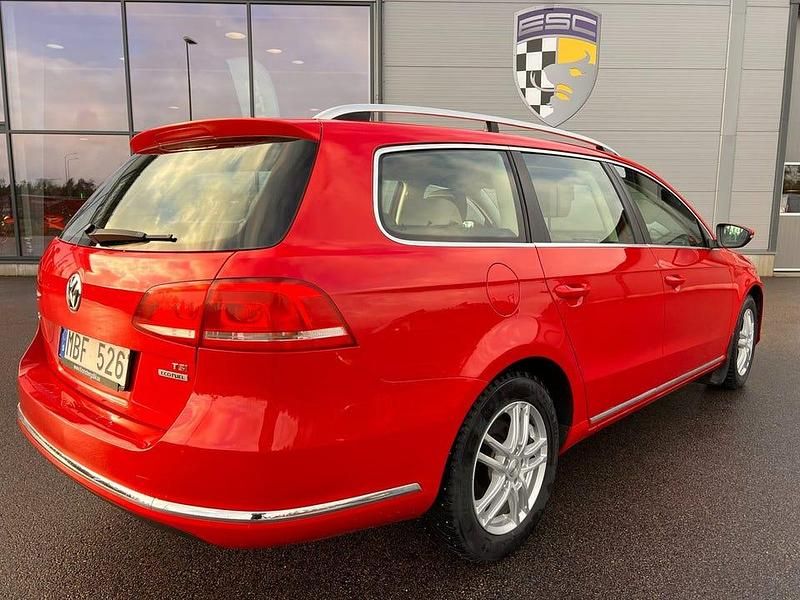 Begagnad VW Passat 150 HK (110 kW) 2012 Röd Kombi