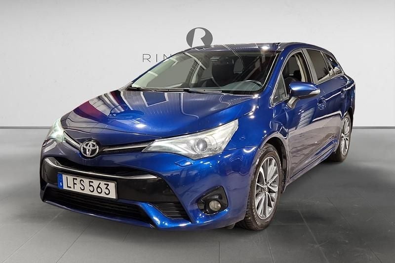 Blå Begagnad 2015 Toyota Avensis Active Kombi | 119 900 kr (Marknadspris) - Bild 1/3