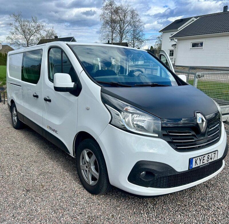 Vit Begagnad 2016 Renault Trafic Van | 99 000 kr - Bild 1/4