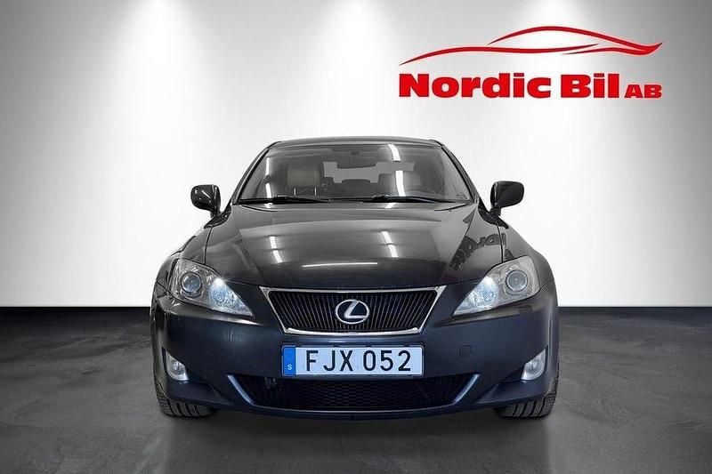 Begagnad Lexus IS220d 177 HK (130 kW) 2008 Mörkgrå (grå) Sedan