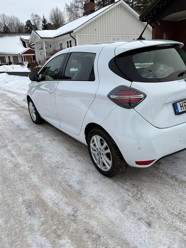 Begagnad Renault Zoe 80 kW (109 HK) 2022 Vit Halvkombi
