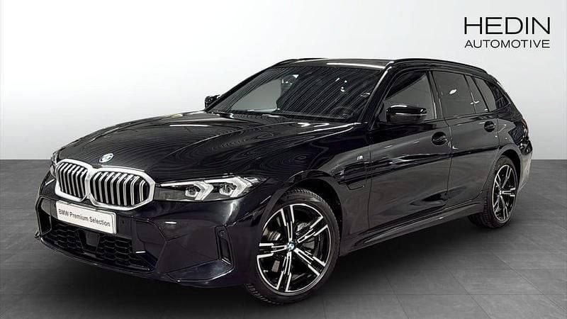 Svart Begagnad 2025 BMW 330 M Sport Kombi | 508 700 kr - Bild 1/4