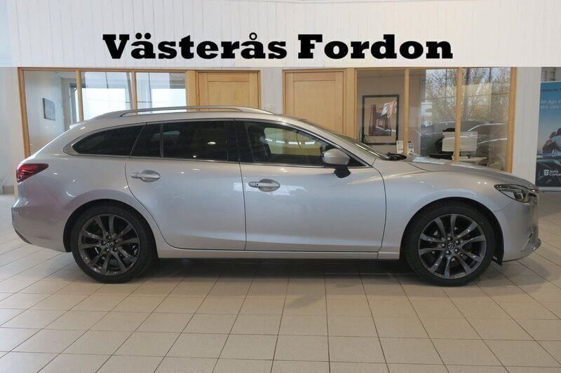 Grå Begagnad 2015 Mazda 6 Optimum Kombi | 179 900 kr (Marknadspris) - Bild 1/4