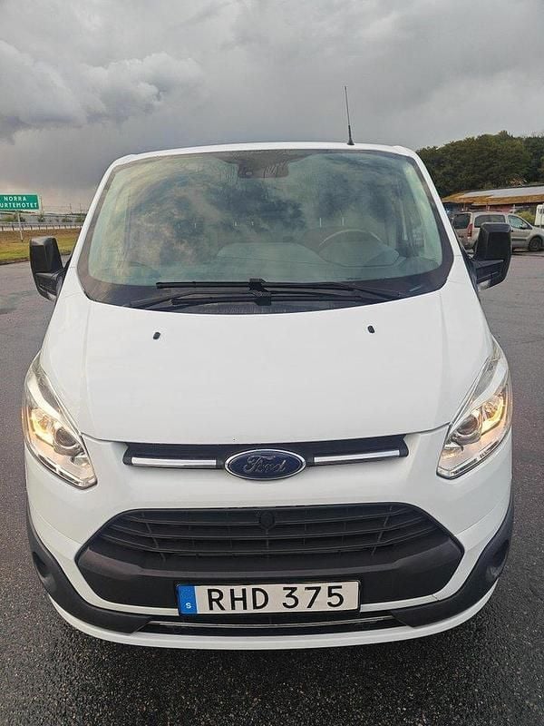 Vit Begagnad 2017 Ford Transit Custom | 127 500 kr (Marknadspris) - Bild 1/4