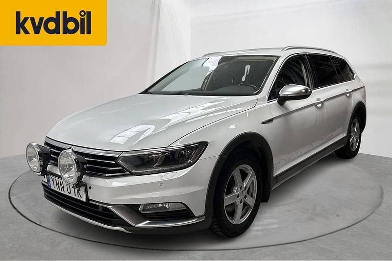 Begagnad VW Passat Alltrack Executive 190 HK (139 kW) 2019 Vit Kombi