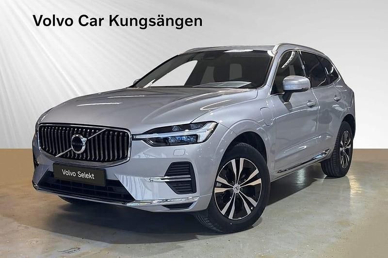 Silver Begagnad 2025 Volvo XC60 Core SUV | 514 900 kr (Marknadspris) - Bild 1/3