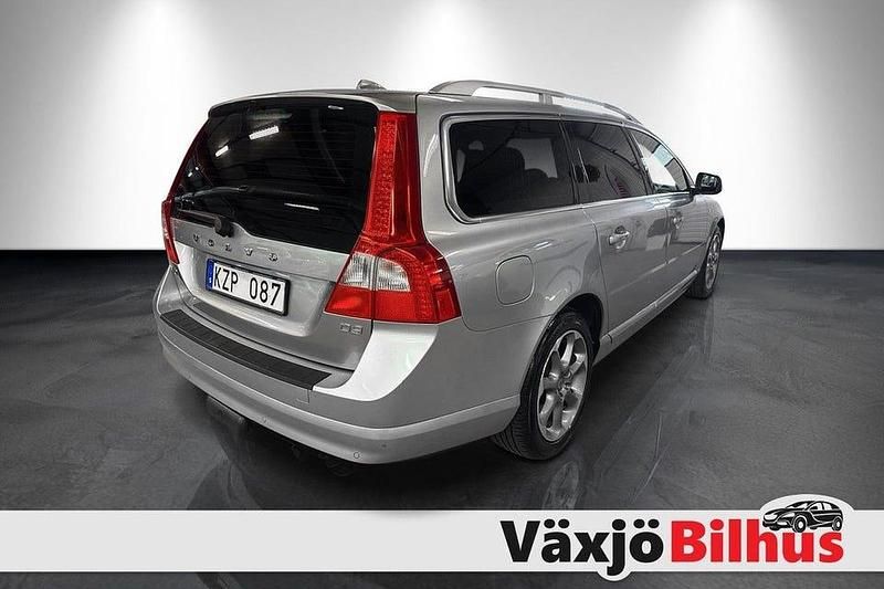 Begagnad Volvo V70 Ocean Race 163 HK (119 kW) 2011 Silver Kombi