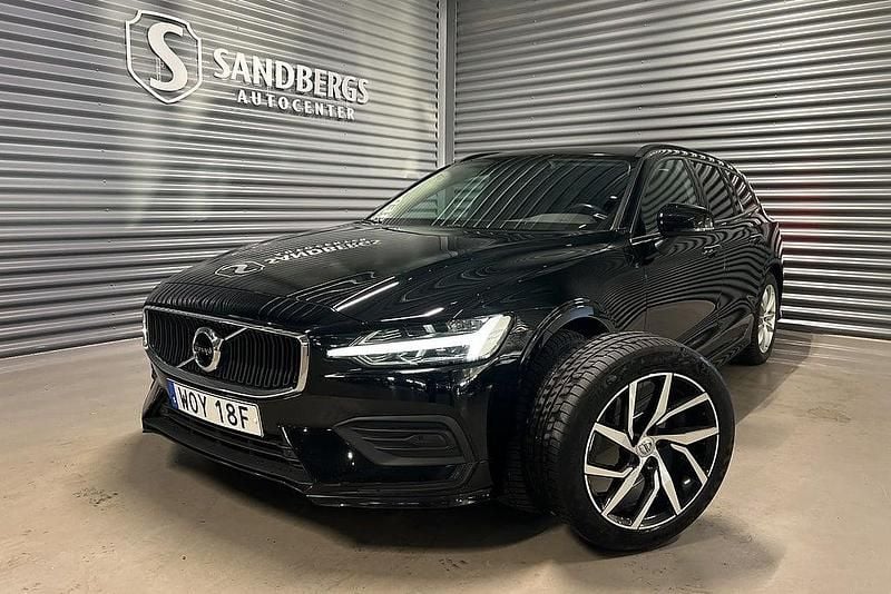 Svart Begagnad 2019 Volvo V60 Momentum Kombi | 258 500 kr (Marknadspris) - Bild 1/4