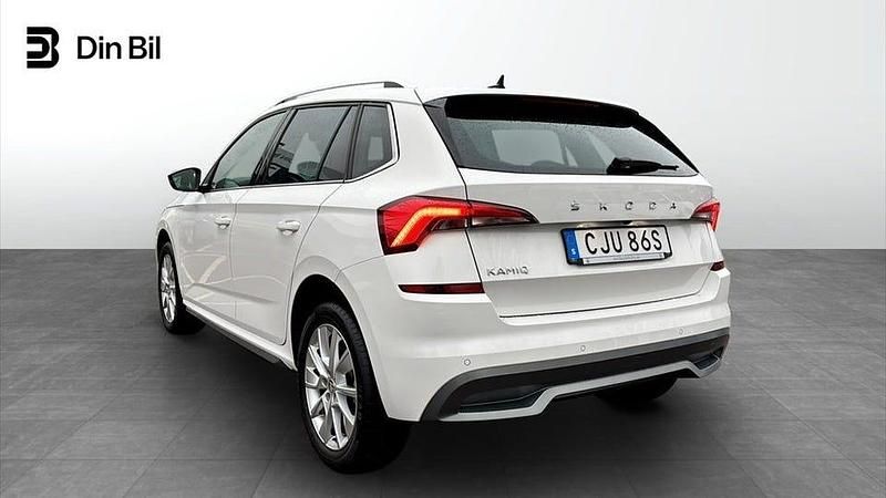 Begagnad Skoda Kamiq Style 110 HK (80 kW) 2023 Candy white SUV